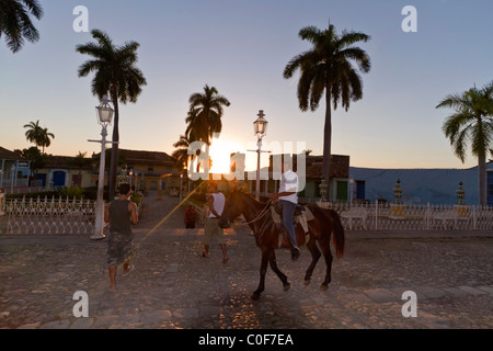 Sonnenuntergang an der Plaza Mayor, Trinidad Kuba Stockfoto