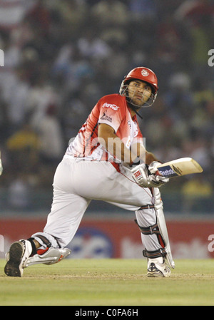 Yuvraj Singh, Kapitän des Kings XI Punjab Kings XI Punjab versus Deccan Chargers in der IPL T20, gehalten an der PCA Stadion Kings XI Stockfoto