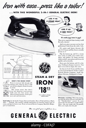 Ganzseitige Anzeige in 1950er Jahren amerikanische Zeitschrift für GENERAL ELECTRIC Dampf- und trockenen Eisen Stockfoto