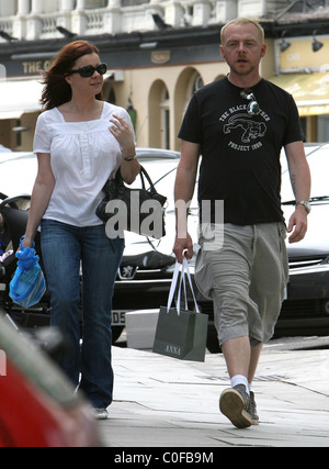 Simon Pegg und seine Frau Maureen McCann tun, Shoppen in Primrose Hill. London, England - 24.05.08 wird Alexander / Stockfoto