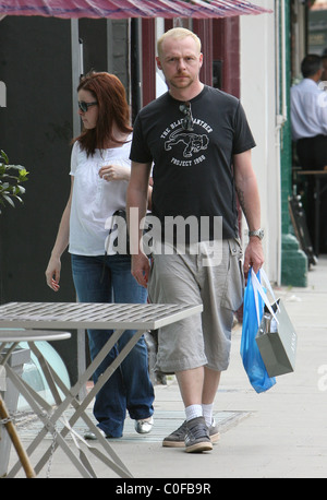 Simon Pegg und seine Frau Maureen McCann tun, Shoppen in Primrose Hill. London, England - 24.05.08 wird Alexander / Stockfoto