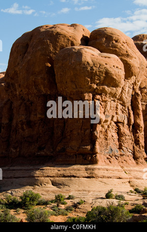 Doppelbogen, Bucht von Höhlen, unaufhörlichen, erosive Kräfte des Windes, Scheuern, Sand, Regen, Wetter, Arches-Nationalpark, Utah, USA Stockfoto