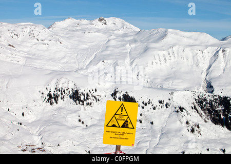 Ski Gebiet Grenze Warnschild, Zillertal, Österreich Stockfoto