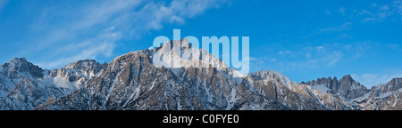 Panoramablick über Lone Pine Peak und Mount Whitney, die Berge der Sierra Nevada, Kalifornien Stockfoto