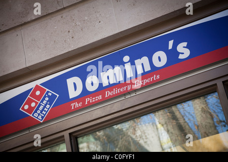 Dominos Pizza Kurier, London, Vereinigtes Königreich Stockfoto