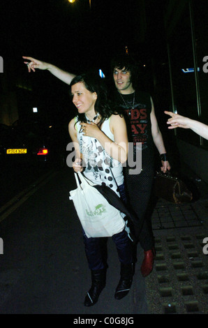 Noel Fielding, Dee Plume verlassen Whisky Nebel bei Zeta in Mayfair, London, England - 12.06.08 Stockfoto