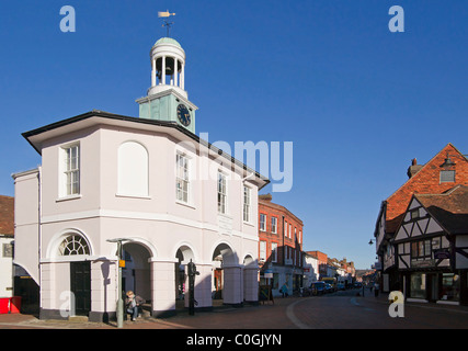 Pepperpot (altes Rathaus) und High Street Godalming Stockfoto