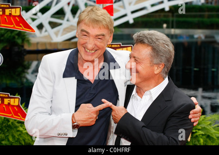 Gottfried John, Dustin Hoffman Deutsch-premiere von "Kung Fu Panda" im Kino CineStar Sony Center Berlin, Deutschland- Stockfoto