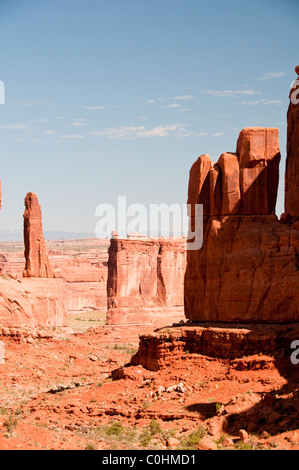 Park Avenue, Türme, erstellt in erster Linie durch unaufhörlichen, erosive Kräfte von Wind und Regen, Wetter, Arches-Nationalpark, Utah, USA Stockfoto