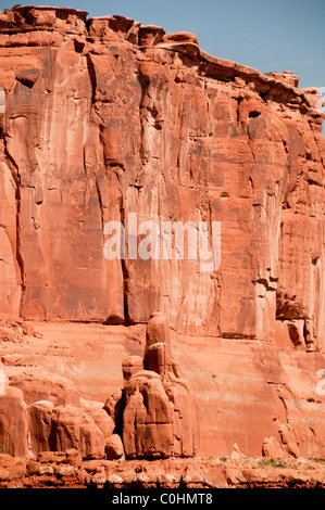 Park Avenue, Türme, erstellt in erster Linie durch unaufhörlichen, erosive Kräfte von Wind und Regen, Wetter, Arches-Nationalpark, Utah, USA Stockfoto