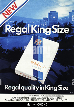 Ganzseitige Anzeige in der 1970er Jahre Männermagazin für neue REGAL KING SIZE Filter gekippt, Zigaretten Stockfoto