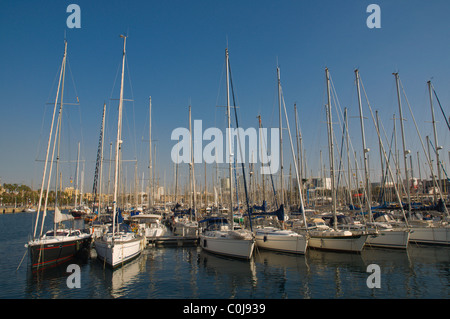 Segelboote am Port Vell Hafen Barcelona Catalunya Spanien Mitteleuropa Stockfoto