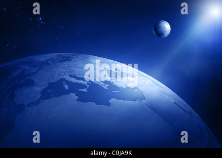 Erde und Mond im Deep Space - Afrika und Europa (3D Render mit UV-maps von http://visibleearth.nasa.gov) Stockfoto