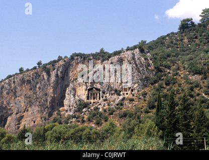 Lykische Felsengräber in der Nähe von Kaunos Caunus Kaunos in der Nähe von Dalyan in der Türkei wurden gebaut, um die Toten Könige von Kaunos (Caunus) Stockfoto