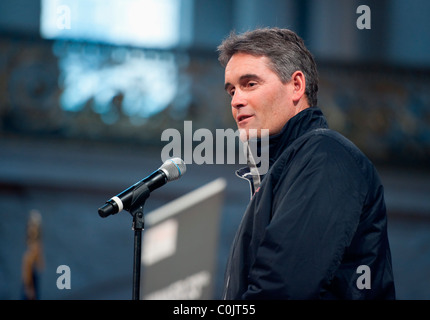 CEO von BMW Oracle, spricht Gewinner des 33. America Cup, Russell Coutts im Rathaus am 20. Februar 2010 in San Francisco Stockfoto