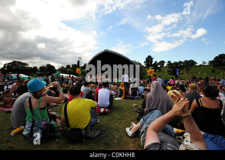 Allgemeine Ansicht der Burg Bühne 2008 auf dem Big Chill Festival Eastnor Castle in Herefordshire. Samstag, 2. August 2008 Stockfoto