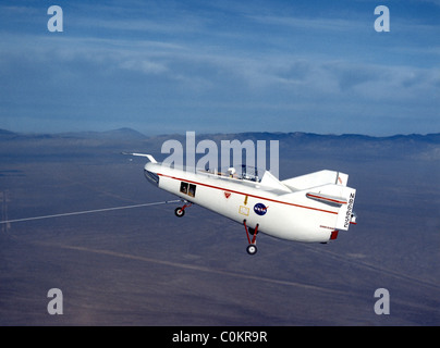 Northrop M2-F1 Auftriebskörper im ersten Flug geschleppt. Stockfoto