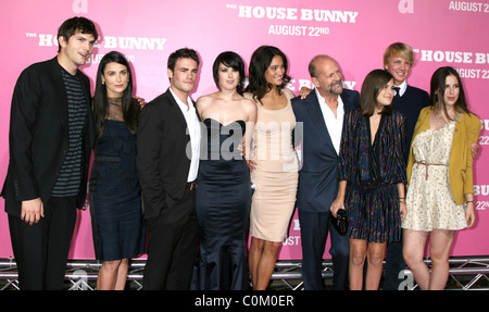 Ashton Kutcher, Demi Moore, Gast, Rumer Willis, Emma Heming, Bruce Willis, Tallulah Willis und Scout Willis-Premiere von "der Stockfoto