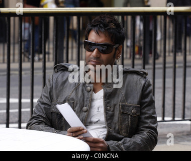 Ajay Devgan Fiming vor Ort der neue Film "London Dreams" Picadily Circus London, England - 06.10.08 Stockfoto