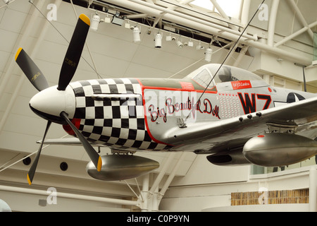 Imperial War Museum London USAAF P - 51D Mustang 2. Weltkrieg amerikanische Kämpfer-Flugzeug-Ausstellung Stockfoto