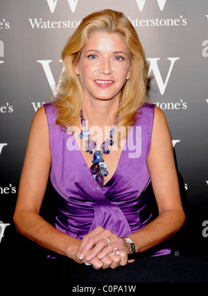 Candace Bushnell Zeichen Kopien von ihren fünften Roman "One Fifth Avenue" Waterstones Buch speichern London, England - 24.10.08 Stockfoto