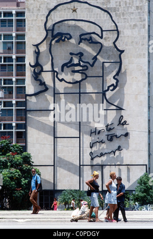 Havanna. Kuba. Das imposante Bild von Che Guevara an der Fassade des Ministeriums Gebäude des Innenministeriums, Plaza De La Revolucion. Stockfoto