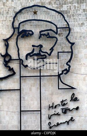 Havanna. Kuba. Das imposante Bild von Che Guevara an der Fassade des Ministeriums Gebäude des Innenministeriums, Plaza De La Revolucion. Stockfoto