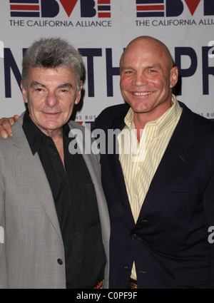 Richard Benjamin und Patrick Kilpatrick halten das Versprechen an unsere Vietnam-Veteranen-Frühstück, statt im Sheraton LAX Hotel Stockfoto