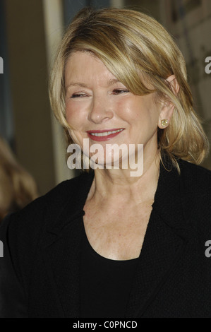 Martha Stewart unterschreibt Kopien von ihrem neuen Buch "Martha Stewart Cooking School: Unterricht und Rezepte für die Home Cook" an die Stockfoto