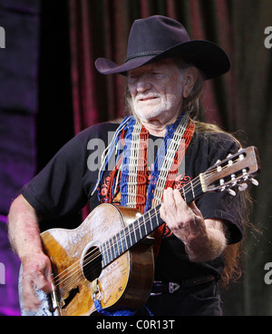 Willie Nelson führt während der Farm Aid 2008 bei Comcast Center Mansfield, Massachusetts - 20.09.08 Stockfoto