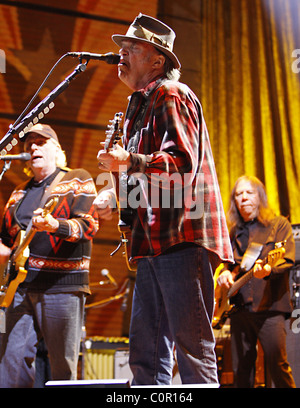 Neil Young führt während der Farm Aid 2008 bei Comcast Center Mansfield, Massachusetts - 20.09.08 Stockfoto