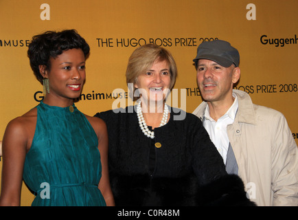 Fürstin Gloria von Thurn Und Taxis und Gäste kümmert sich der 2008 Hugo Boss Prize am Solomon R. Guggenheim Museum New York Stockfoto