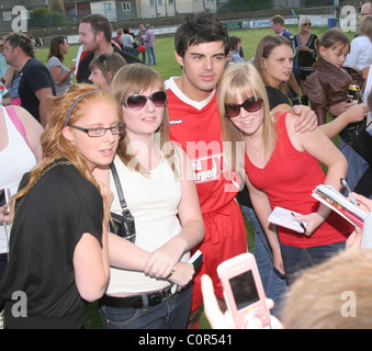 Anthony Hutton Emmerdale All Stars V The Red Carpet Charity Fußball zugunsten DebRA im Hause Featherstone Rovers West Stockfoto