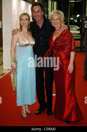 Tina Ruland, Hugo Egon Balder, Birgit Lechtermann Dolphin Aid Gala im Intercontinental Hotel Düsseldorf, Deutschland - 15.11.08 Stockfoto