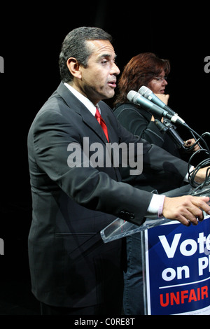 Bürgermeister von Los Angeles Antonio Villaraigosa Barack Obama Wahl gewinnen demokratischen Celebration Party statt im Hyatt Jahrhunderts Stockfoto