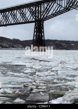 Gehweg über Hudson Pfahl Park Poughkeepsie Bridge oder Poughkeepsie Eisenbahnbrücke Stockfoto