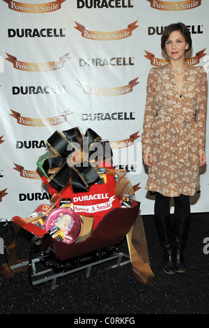 Maggie Gyllenhaal besucht den Start der Duracell macht ein Lächeln auf das Kinder Museum von Manhattan neue Kampagne 2008 Stockfoto