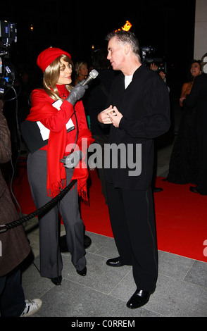 Gary Rhodes besucht eine Party für den Launch des neuen Karen Hardy Dance Studio The Boulevard, Imperial Wharf London, England- Stockfoto