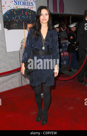 Courteney Cox Weltpremiere von Walt Disney Pictures "Bedtime Stories" am El Capitan Theatre Hollywood, Kalifornien - 18.12.08 Stockfoto