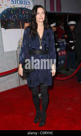 Courteney Cox Weltpremiere von Walt Disney Pictures "Bedtime Stories" am El Capitan Theatre Hollywood, Kalifornien - 18.12.08 Stockfoto