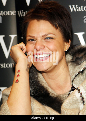 Großer Bruder Sterne Jade Goody Zeichen Kopien ihrer Autobiographie "Catch A Falling Star" bei Waterstone im Lakeside Shopping Stockfoto