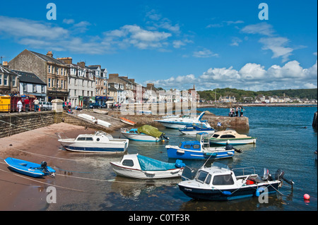 Millport Hafen und das Meer auf der Insel Great Cumbrae im westlichen Schottland Ayrshire Stockfoto