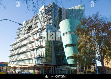 Vor der "Commonwealth Law Courts in Victoria Square im Zentrum von Adelaide, South Australia entfernt Stockfoto