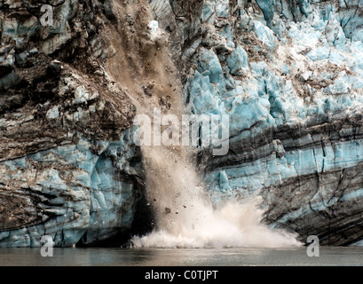 "Johns Hopkins Gletscher kalben." "Der Start dieses Kalben Bildes = Alamy C05JM3" Stockfoto