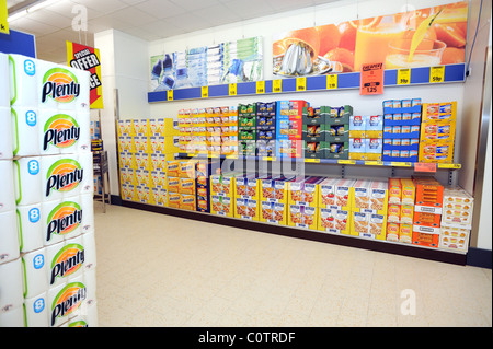 Lidl Discounter in Newhaven Frühstückskost aus Getreide füllen die Regale Stockfoto