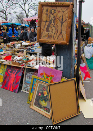 Paris, Frankreich, Ausstellungsgegenstände, Flohmarkt Shopping, Montreuil, Bilderrahmen, Amateur-Kunstwerke zum Verkauf Stockfoto