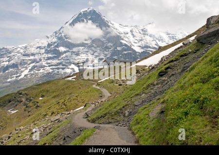 Blick auf die Nordwand des Eiger, von den männlichen Weg Stockfoto