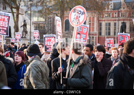 Studenten-Demonstration gegen Studiengebühren schneiden in Parliament Square, London am 9. Dezember 2010 Stockfoto