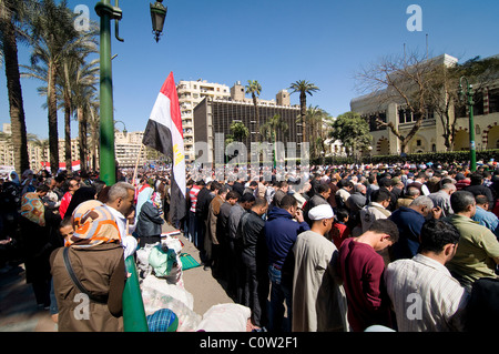 Ägypten, Kairo: Am 18. Februar Millionen Ägypter "Eine Woche seit Präsident Hosni Mubarak" zurückgetreten feierten. Stockfoto