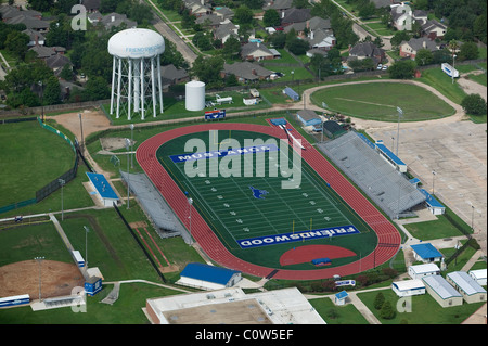Luftbild oben verfolgen Fußball Feld Wasserturm Friendswood Texas Stockfoto